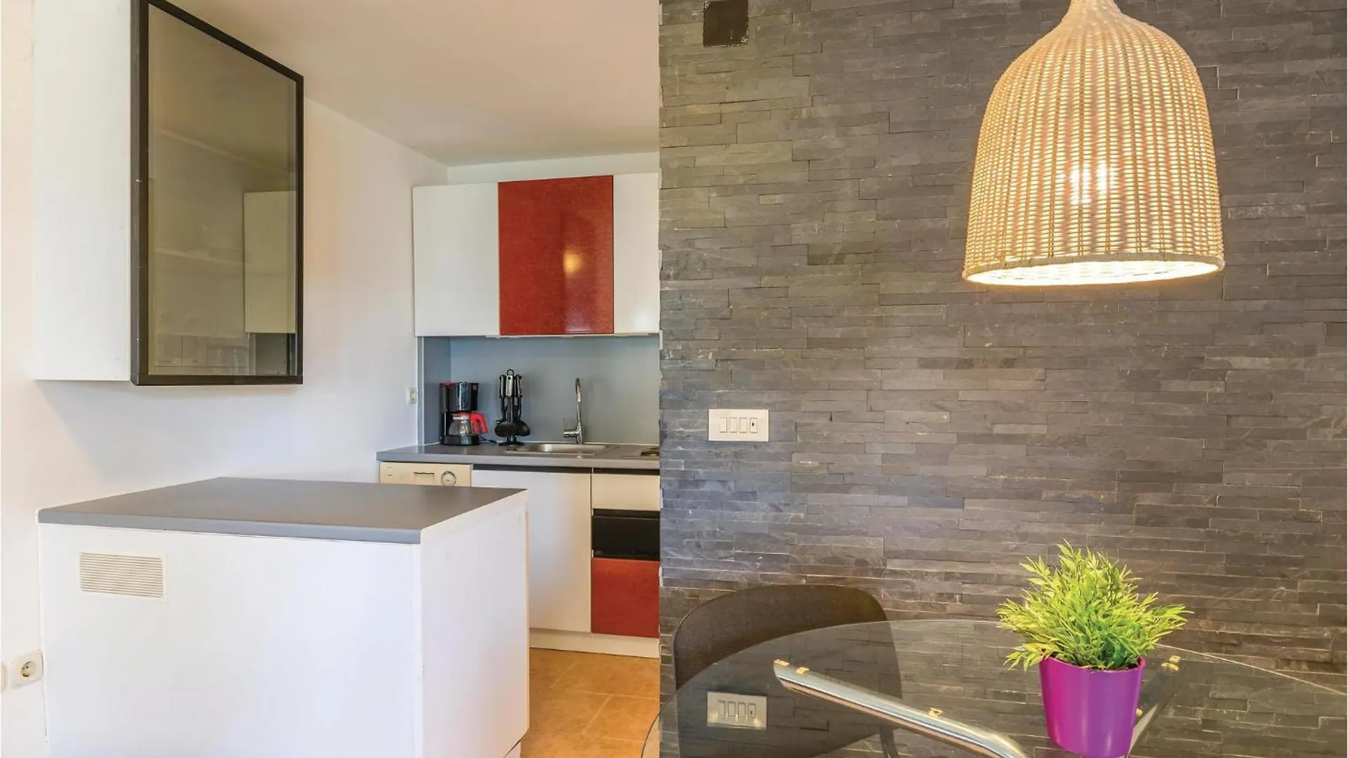 Cozy Apartment In Pula With Kitchen Croatia